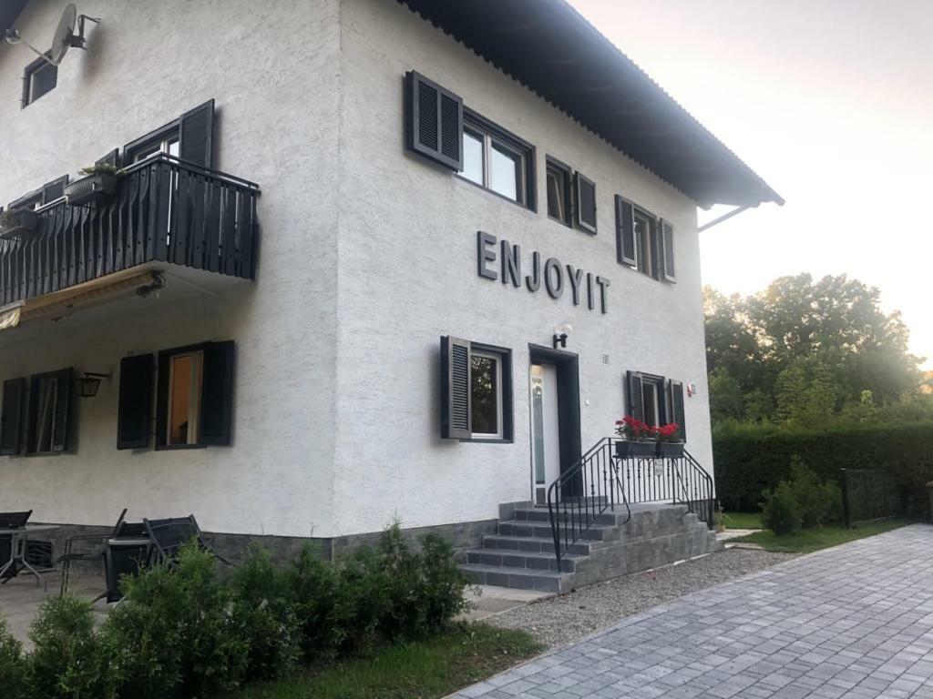 Enjoyit Velden West Hotel Selpritsch ภายนอก รูปภาพ